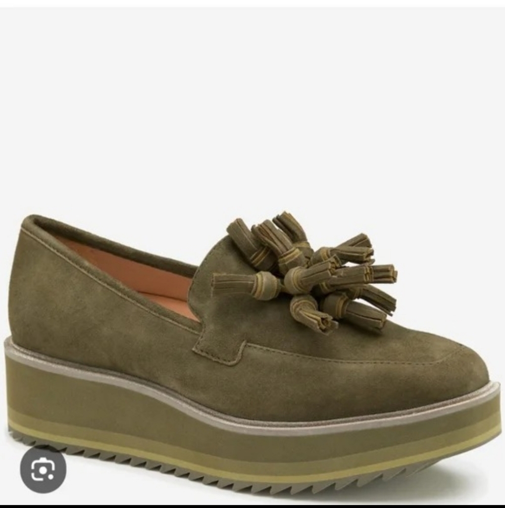 Johnston & Murphy Gracelynn Olive Tassel Platform Loafer - Picture 7 of 7